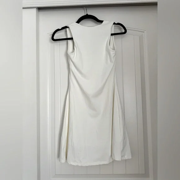 NWT White Athletic Dress double lined athletic material stretchy Size Small - Picture 3 of 8